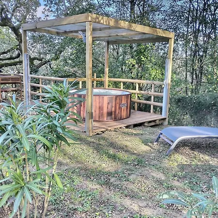 Les De L'isle Jourdain シャレー *