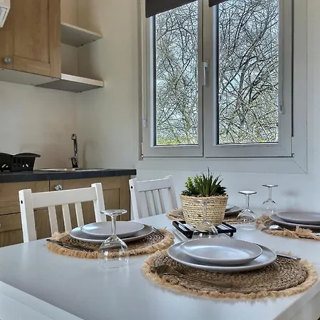 シャレー Les De L'isle Jourdain