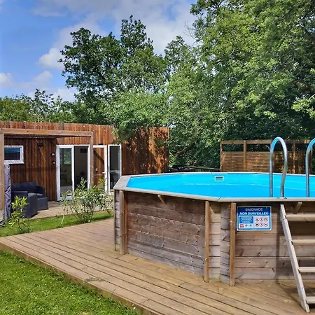 Les De L'isle Jourdain Chalet
