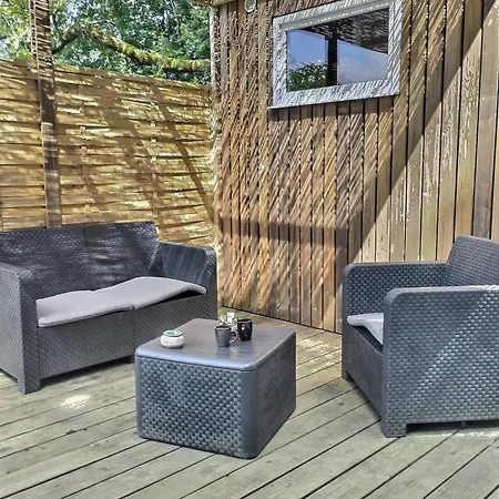 シャレー Les De L'isle Jourdain