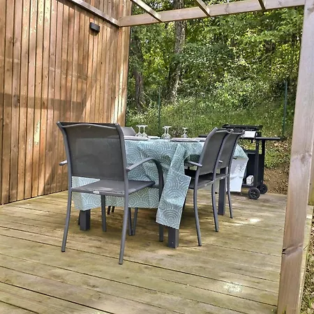 Les De L'isle Jourdain シャレー *