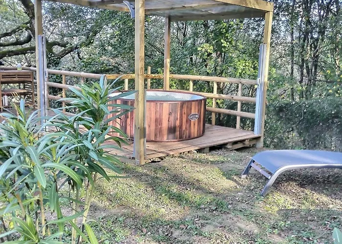 Les De L'isle Jourdain 샬레 *